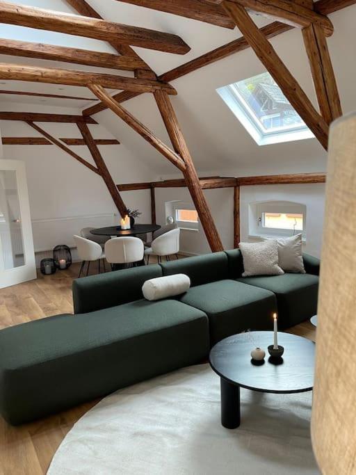Mosel-Charm - Urige Dachgeschosswohnung - 3 Schlafzimmer Fuer 6 Personen - Liebevoll Renoviert & Gemuetlich Юрциґ Екстер'єр фото
